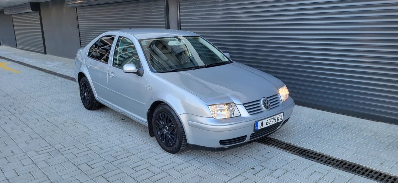 VW Bora 1.6, снимка 3 - Автомобили и джипове - 49577365