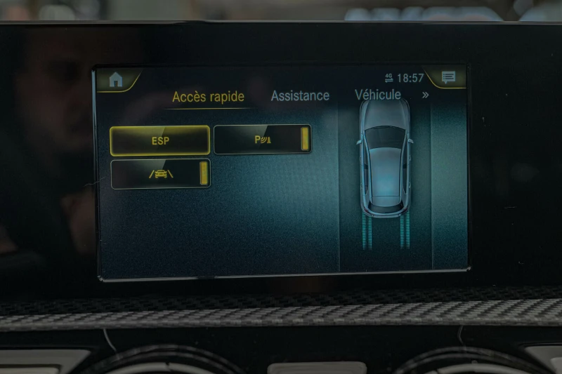 Mercedes-Benz A 180 VirtualПодгрев/Lane Assist/Sport, снимка 9 - Автомобили и джипове - 51001438