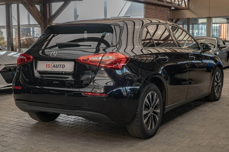 Mercedes-Benz A 180 VirtualПодгрев/Lane Assist/Sport, снимка 4 - Автомобили и джипове - 51001438