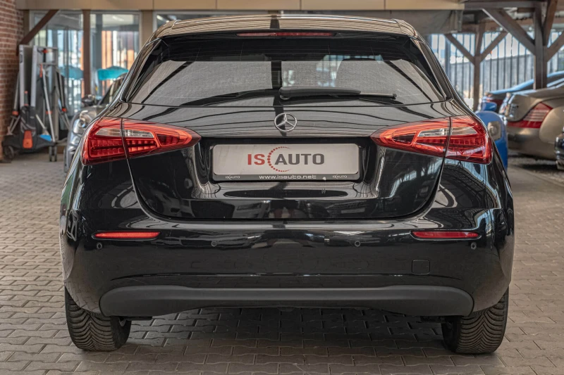 Mercedes-Benz A 180 VirtualПодгрев/Lane Assist/Sport, снимка 3 - Автомобили и джипове - 51001438