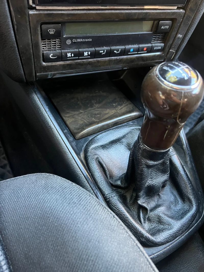 VW Golf 1.9tdi 150 ARL, снимка 11 - Автомобили и джипове - 51955199