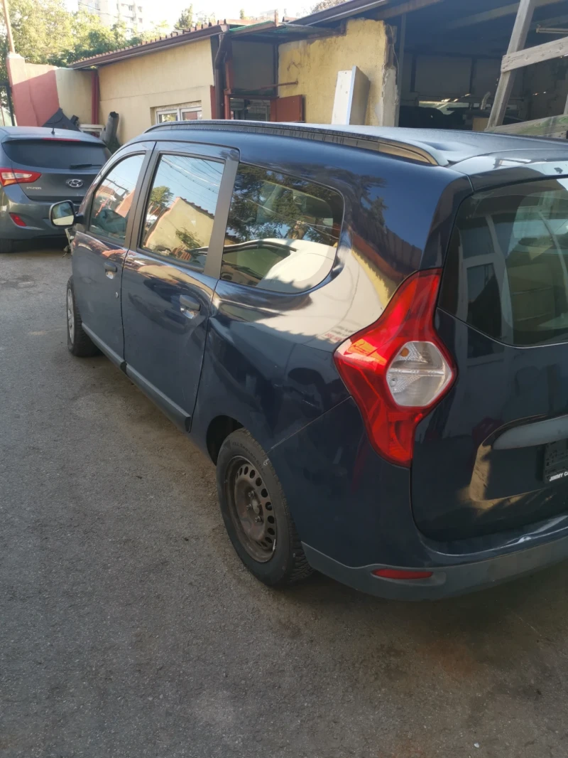 Dacia Lodgy 1.6 бензин 2013 год , снимка 4 - Автомобили и джипове - 52060192