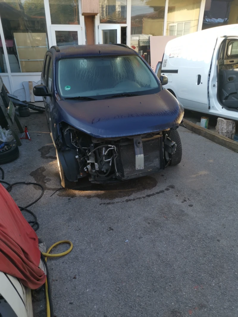 Dacia Lodgy 1.6 бензин 2013 год 