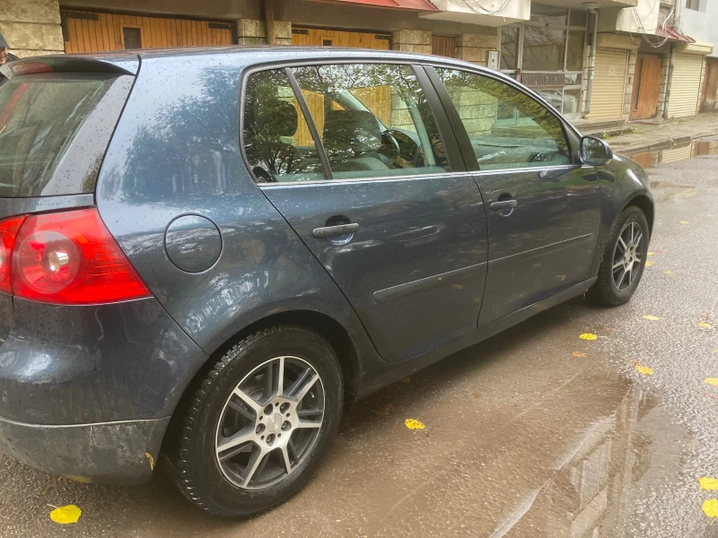 VW Golf 5, снимка 6 - Автомобили и джипове - 52739791