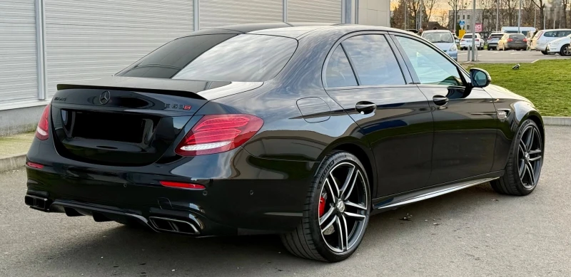 Mercedes-Benz E 63 AMG S 4Matic+ , снимка 3 - Автомобили и джипове - 52797777