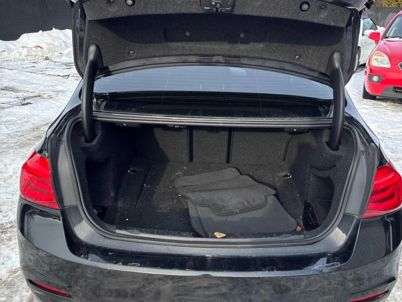 BMW 320 * 320i xDrive * CARFAX * ЦЕНА ДО БГ, снимка 12 - Автомобили и джипове - 52859831