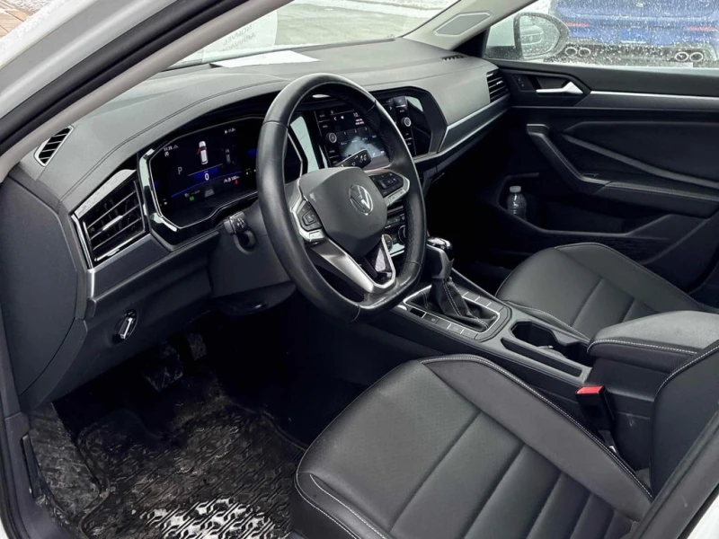 VW Jetta 2022 Comfortline * CARFAX * БЕЗ ПЪРВОНАЧАЛНА ВНОСК, снимка 7 - Автомобили и джипове - 52879738