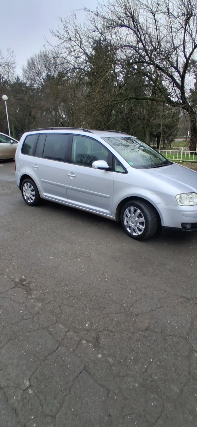 VW Touran, снимка 3 - Автомобили и джипове - 53301405