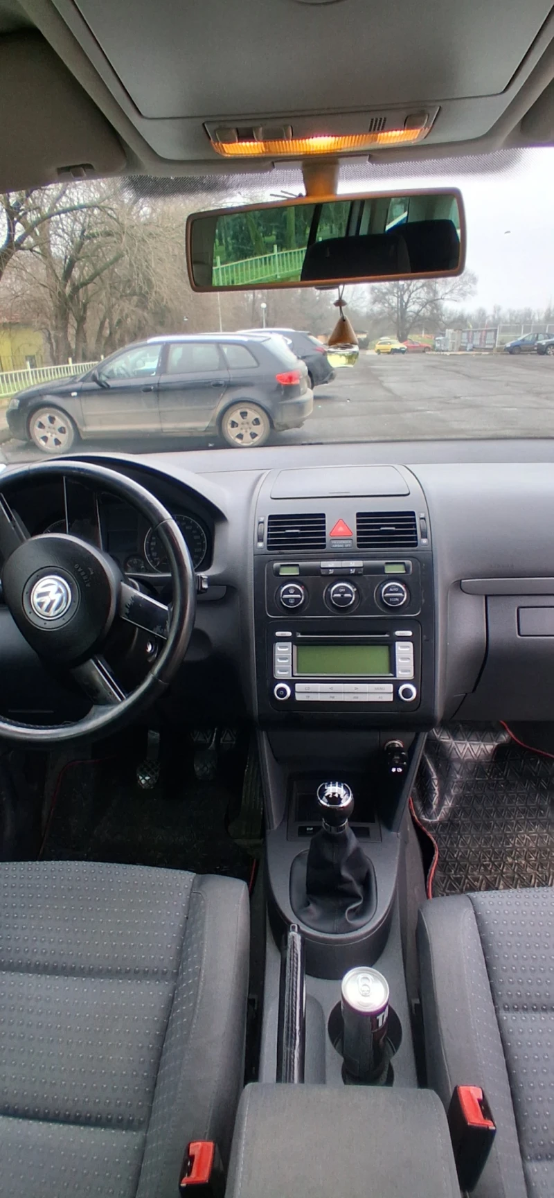 VW Touran, снимка 8 - Автомобили и джипове - 53301405