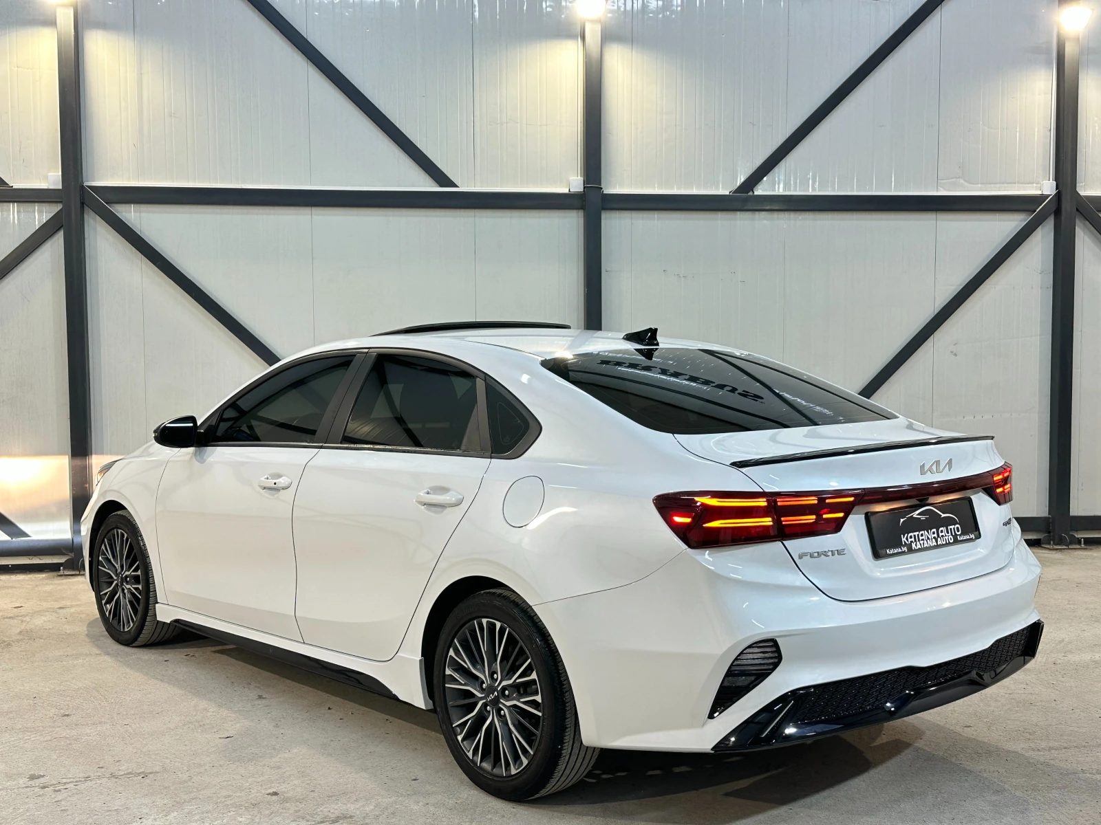 Kia Forte GT * DISTRONIC * ОБДУХВАНЕ * , снимка 4 - Автомобили и джипове - 47425293