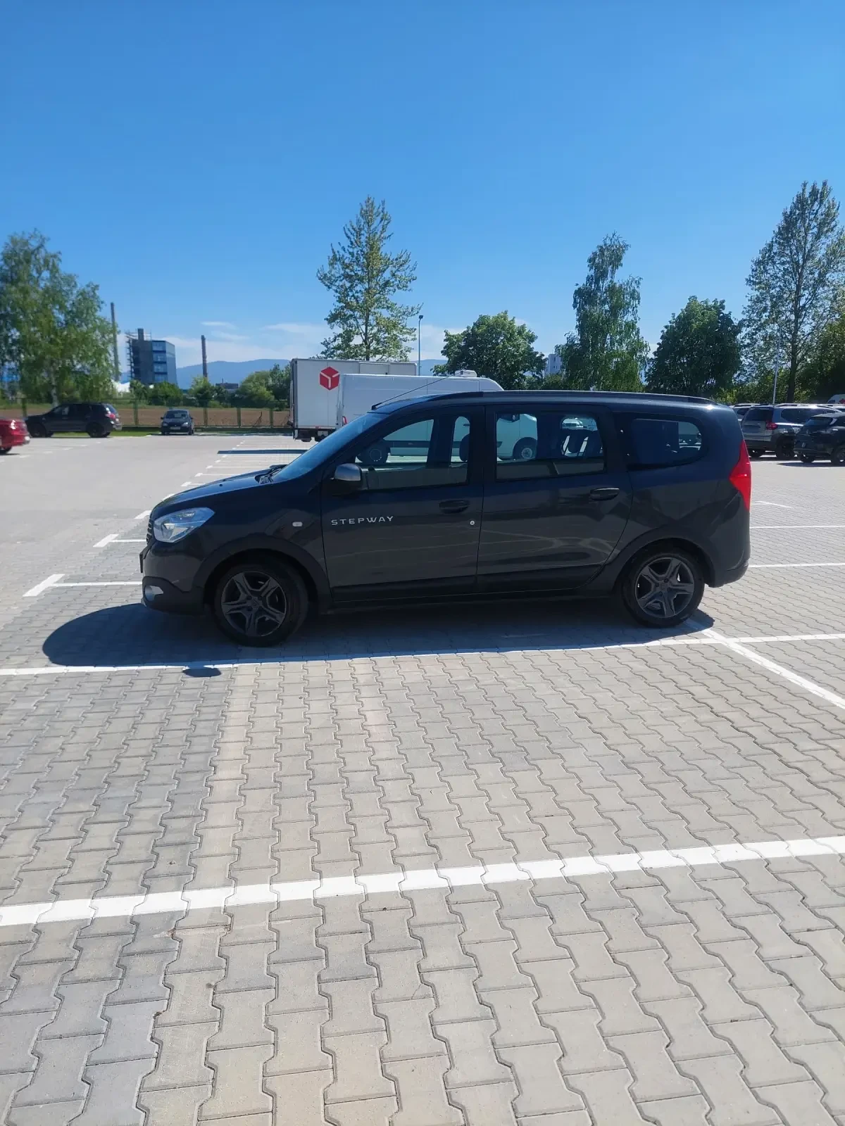 Dacia Lodgy 1.5dci STEPWAY 7 местна - изображение 6