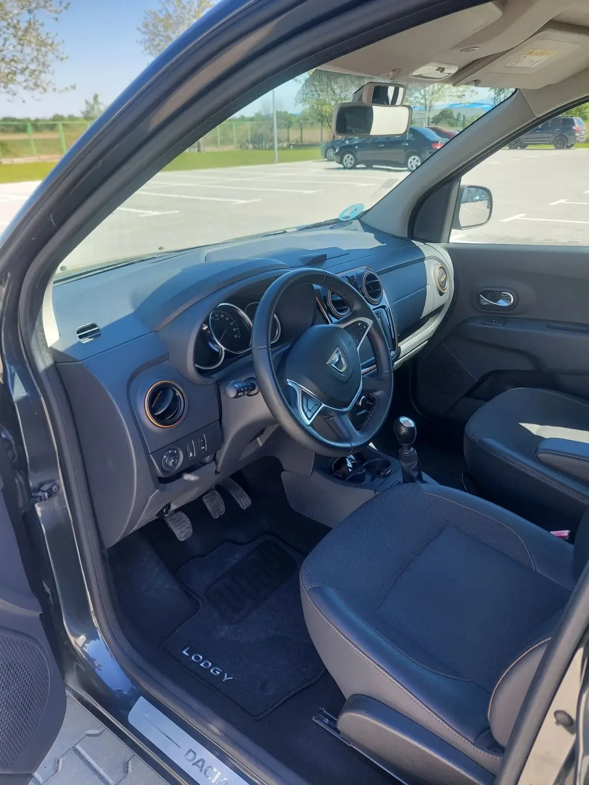 Dacia Lodgy 1.5dci STEPWAY 7 местна - изображение 9