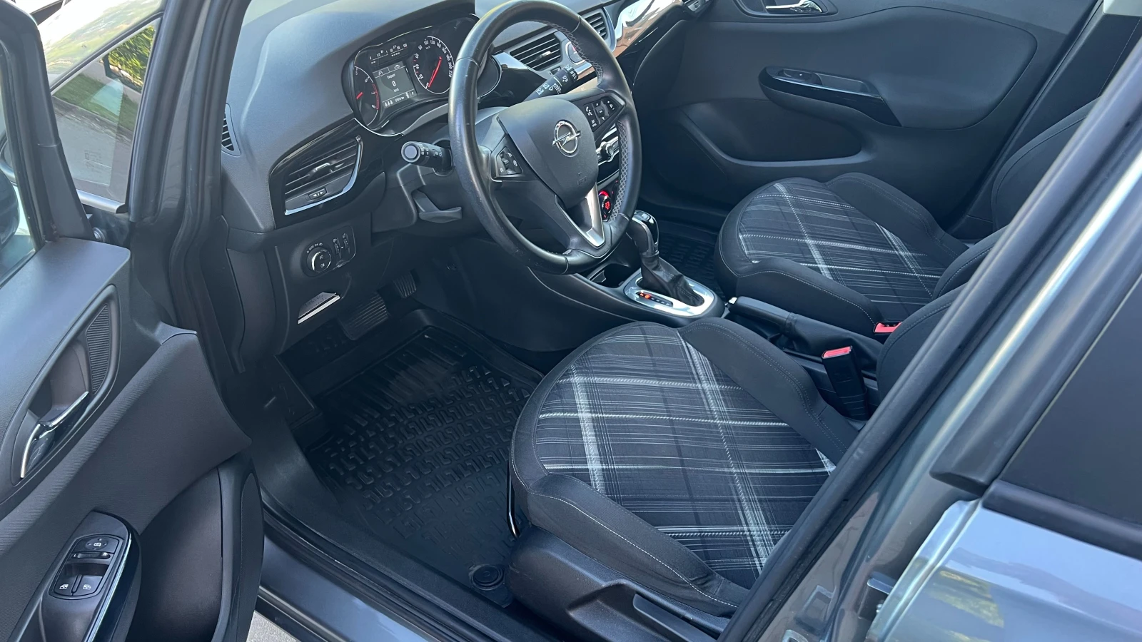 Opel Corsa E Enjoy 1.4XEL AT6-Automatic - изображение 10