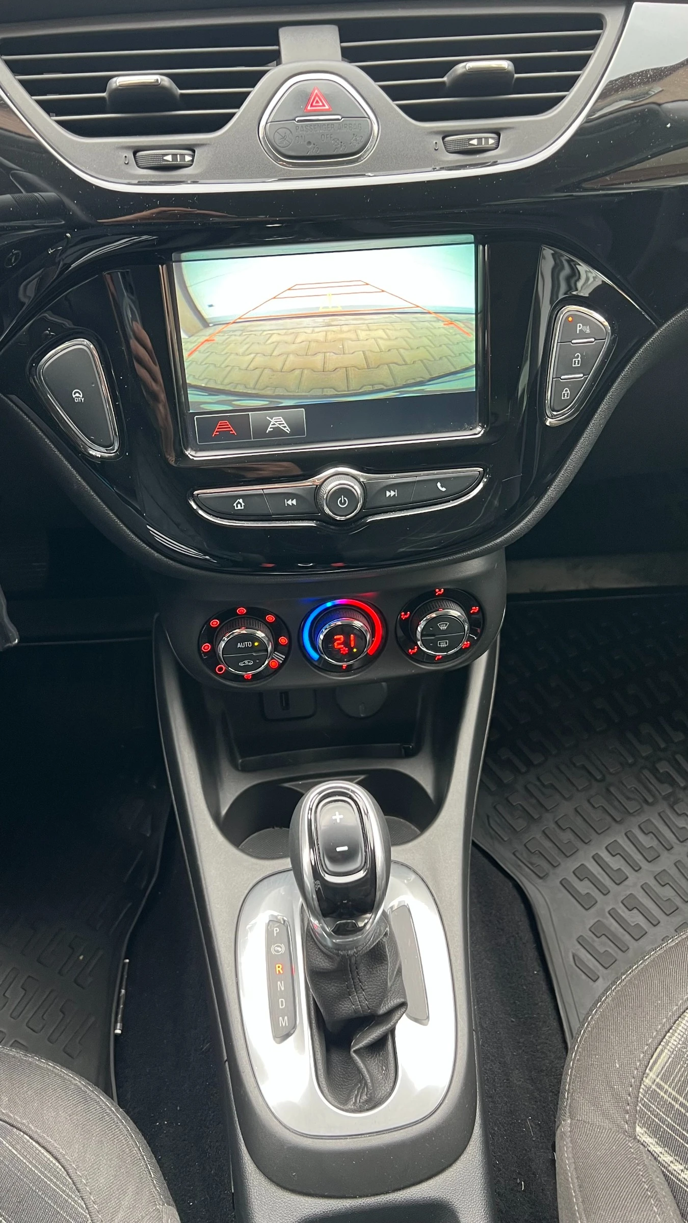 Opel Corsa E Enjoy 1.4XEL AT6-Automatic - изображение 9