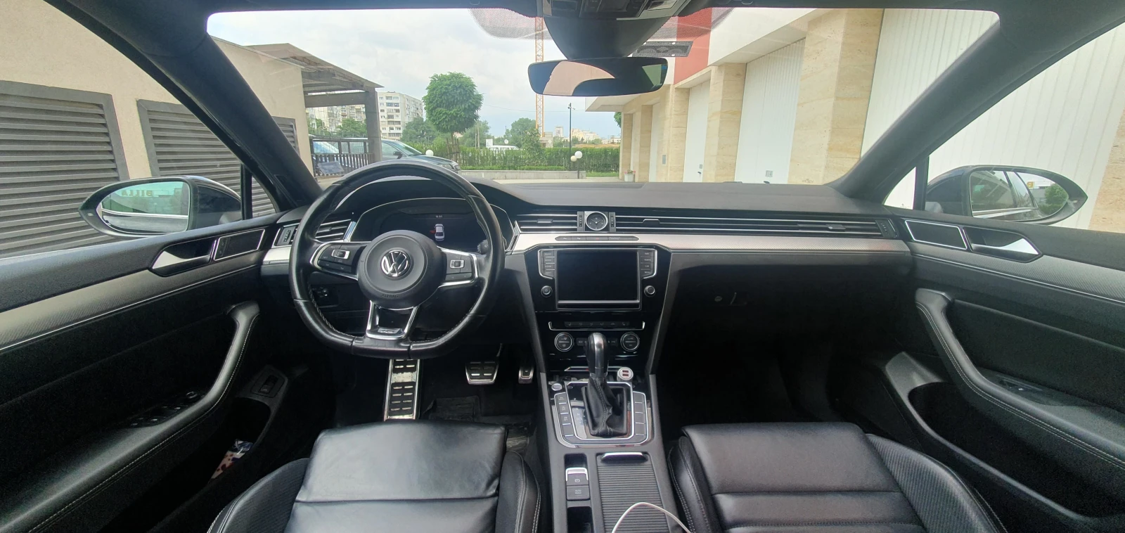 VW Passat 2.0 TDI 240к.с R-LINE - изображение 10