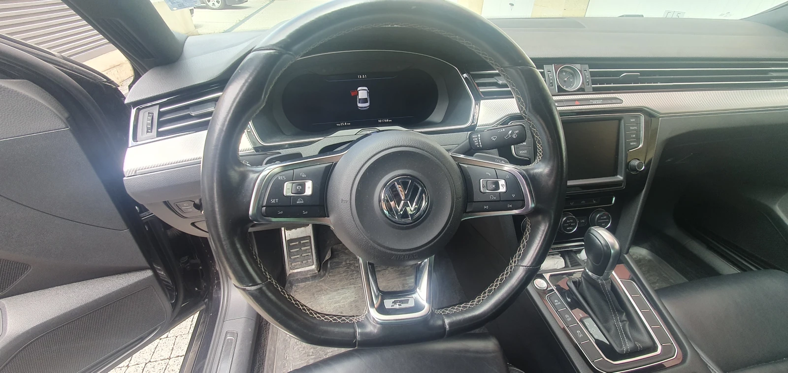 VW Passat 2.0 TDI 240к.с R-LINE - изображение 9