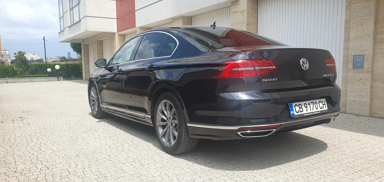 VW Passat 2.0 TDI 240к.с R-LINE - изображение 6