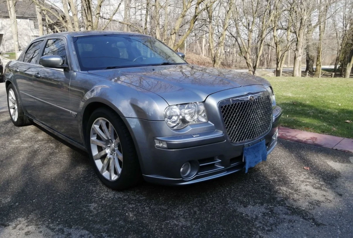 Chrysler 300c SRT8 * 77500KM * БЕЗ ИНЦИДЕНТ * ПОДГРЕВИ * НАВИ * , снимка 2 - Автомобили и джипове - 54079996