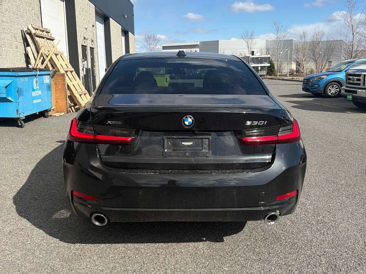 BMW 330 i xDrive| PANO| HUD| 360| CARFAX| , снимка 5 - Автомобили и джипове - 54387663