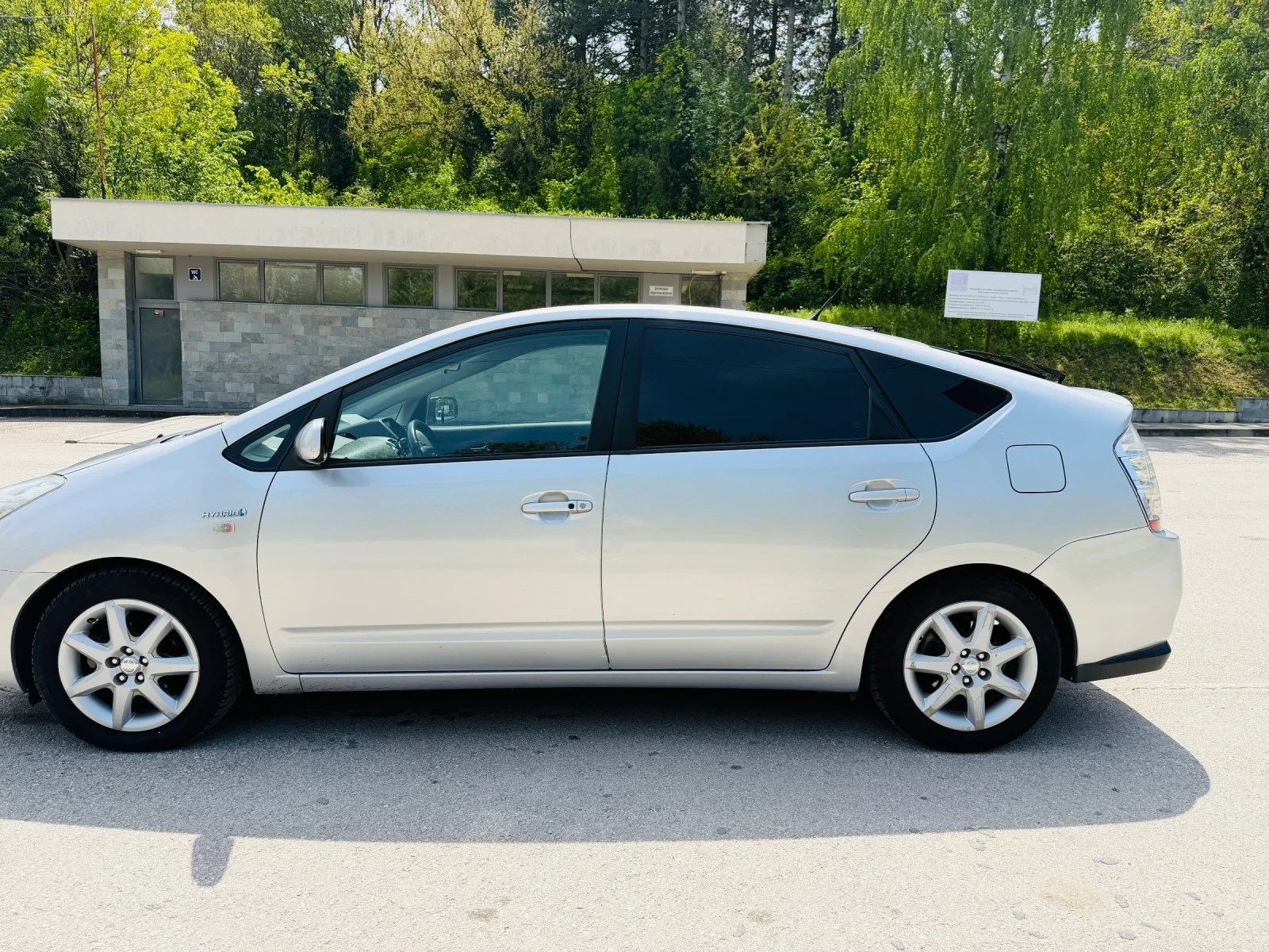 Toyota Prius, снимка 4 - Автомобили и джипове - 54526791