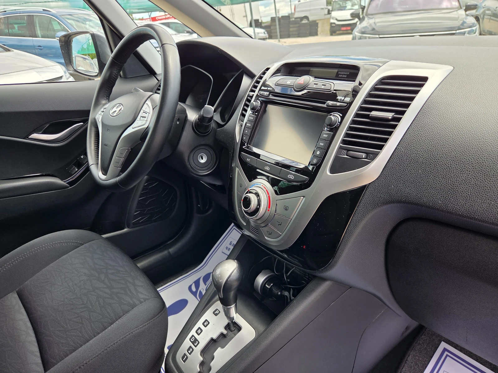 Hyundai Ix20 1.6i 125 k.c VERTEX Швейцария    , снимка 12 - Автомобили и джипове - 54595947