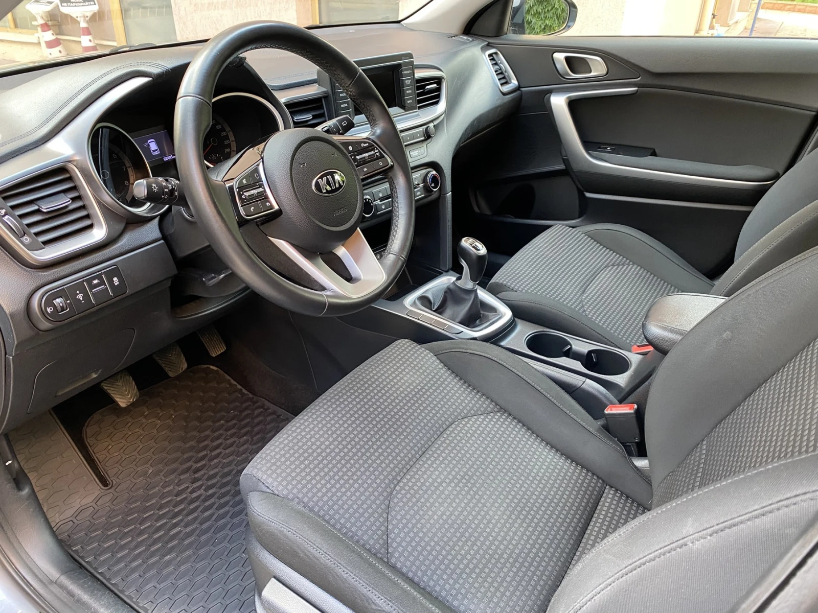 Kia Ceed 1.4 /Cool /SW, снимка 10 - Автомобили и джипове - 54800311