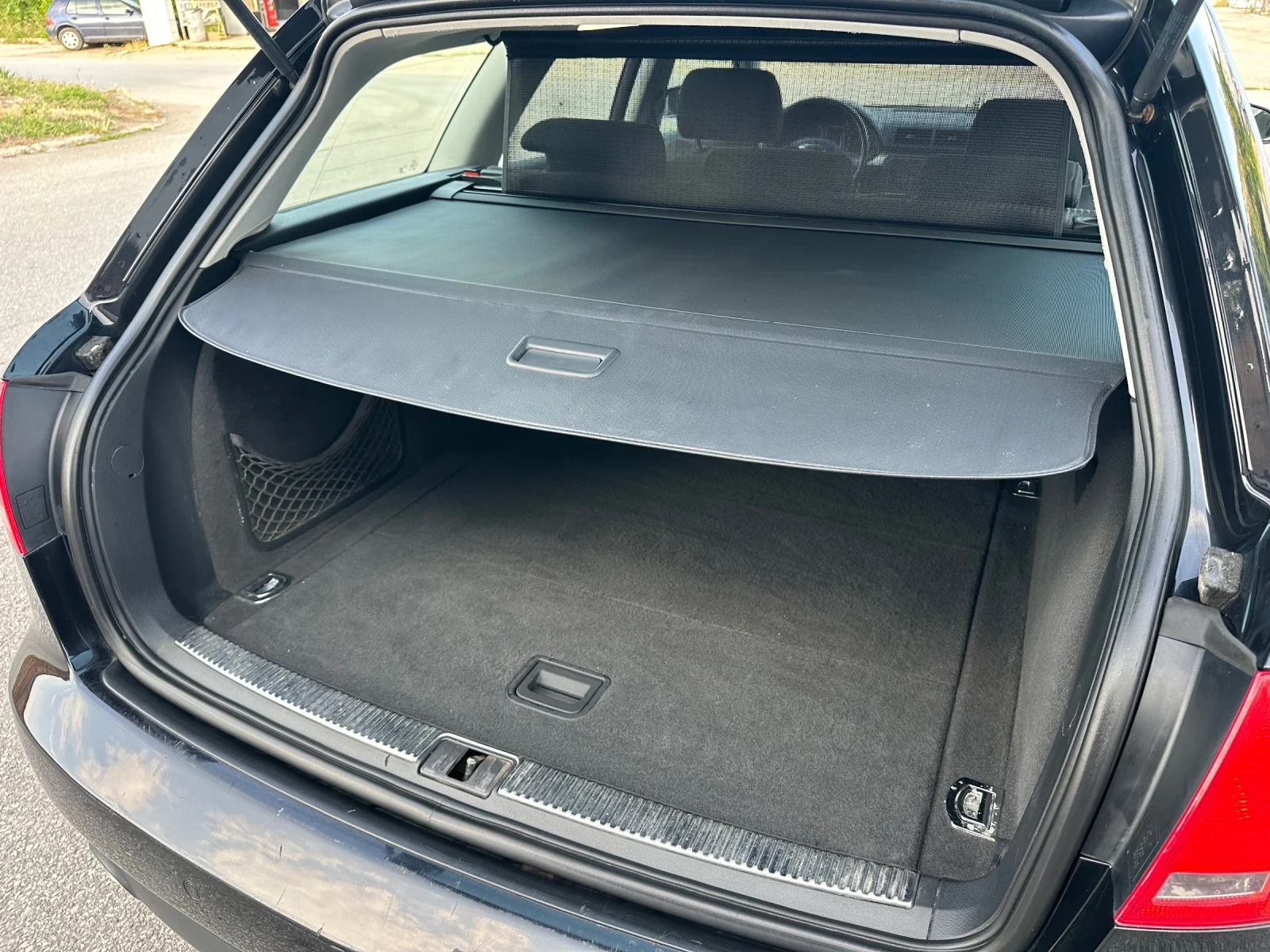 Audi A4 2.0TDI S-Line, снимка 15 - Автомобили и джипове - 55410476