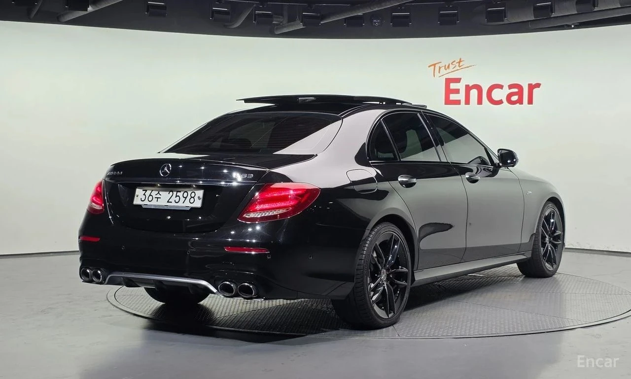 Mercedes-Benz E 53 AMG | АВТОФИНАНСИРАНЕ | ФИКСИРАНА ЦЕНА ДО БЪЛГАРИЯ, снимка 3 - Автомобили и джипове - 55147906
