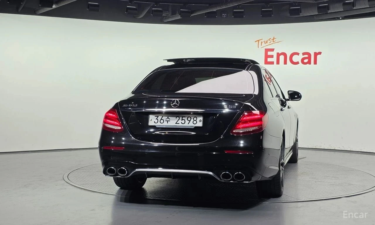 Mercedes-Benz E 53 AMG | АВТОФИНАНСИРАНЕ | ФИКСИРАНА ЦЕНА ДО БЪЛГАРИЯ, снимка 4 - Автомобили и джипове - 55147906