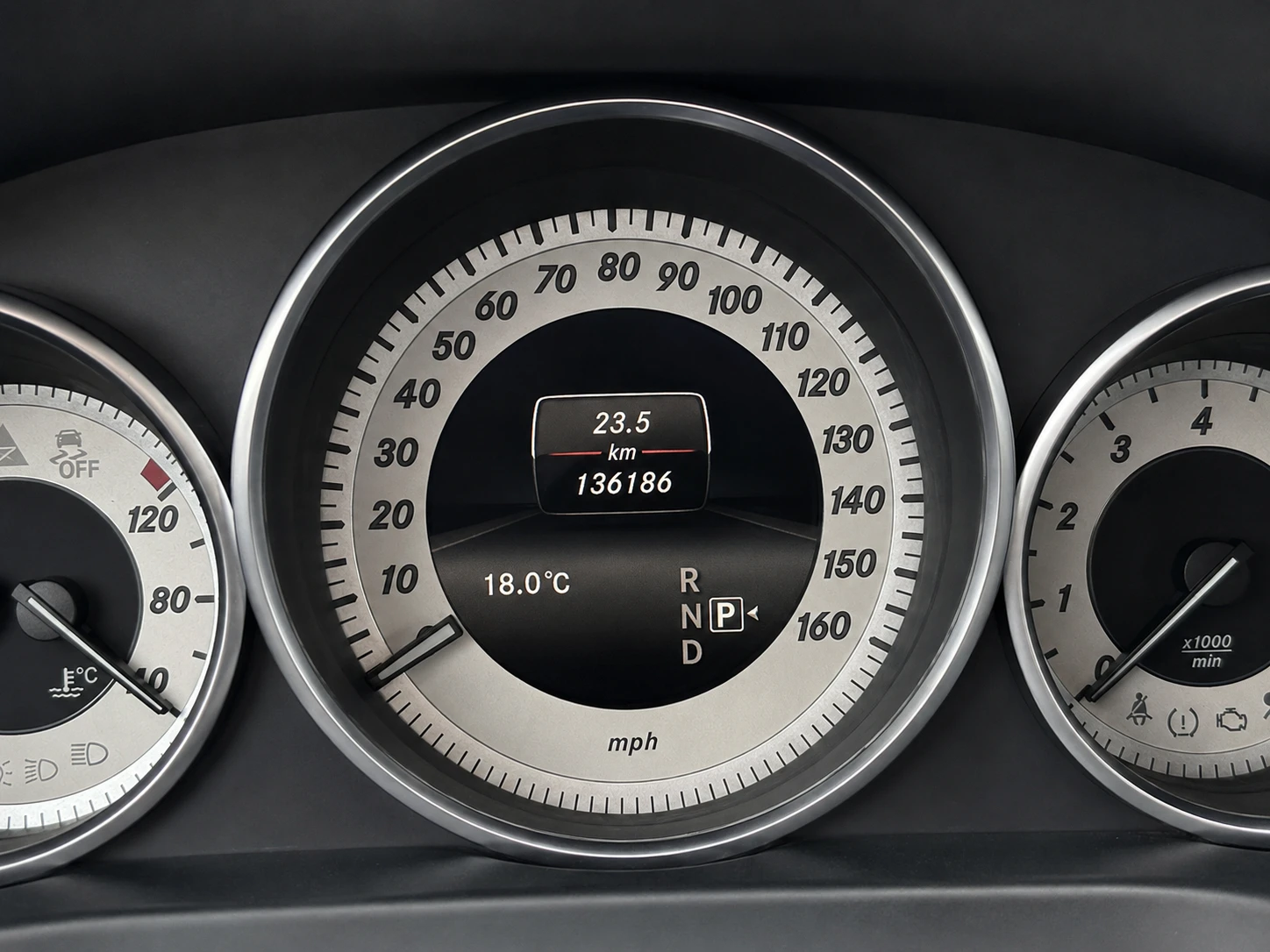 Mercedes-Benz E 350, снимка 11 - Автомобили и джипове - 55156412