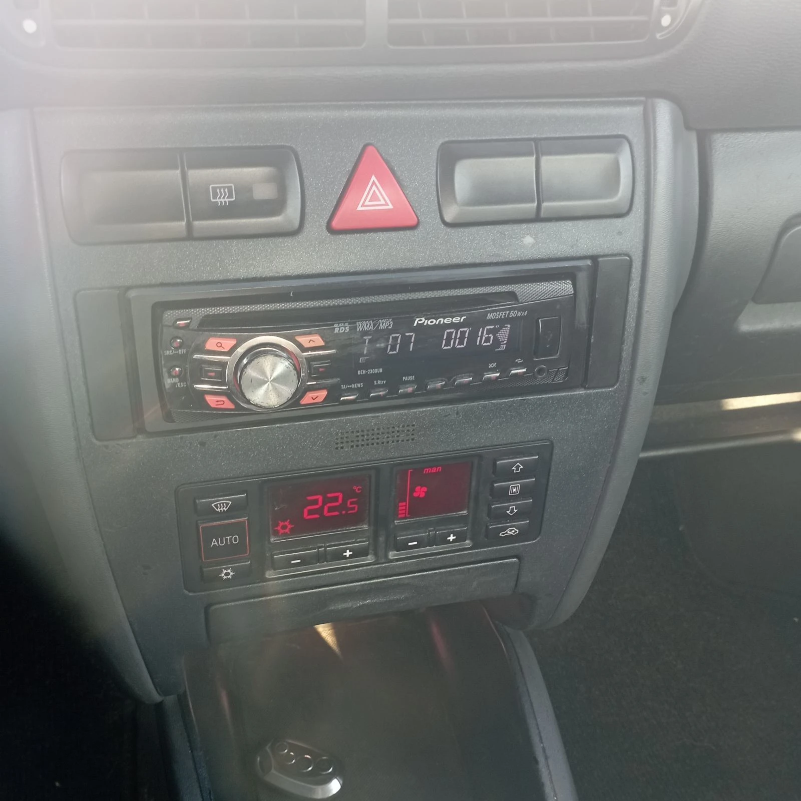 Audi A3 1.6 НОВ КАТАЛИЗАТОР, ПЪРВИ СОБСТВЕНИК, снимка 7 - Автомобили и джипове - 55166493