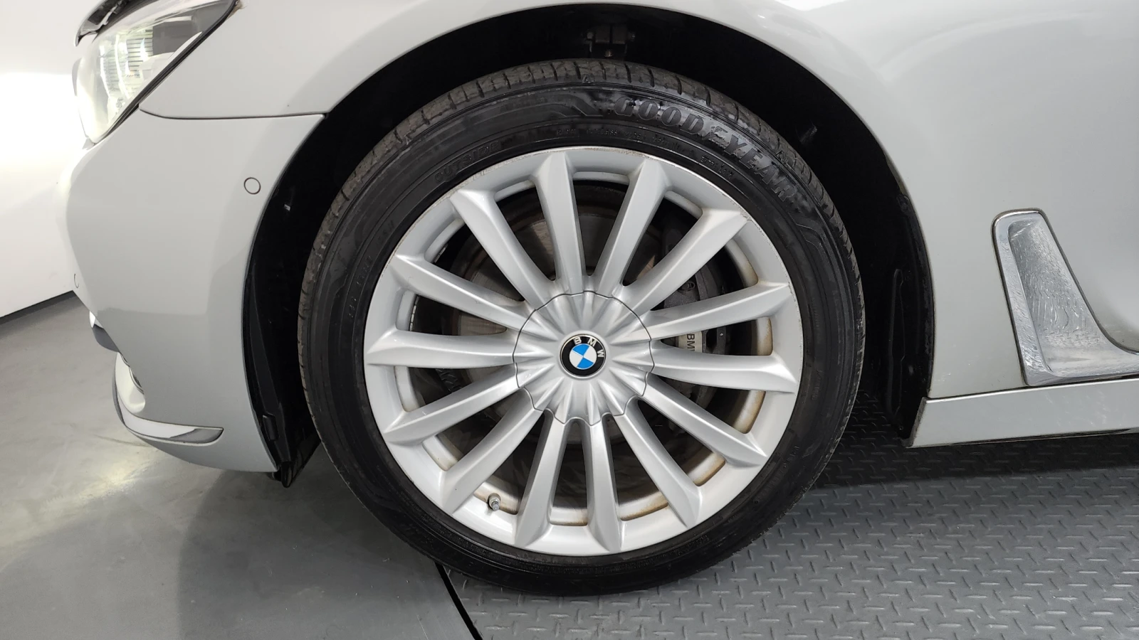BMW 740 Li* BLIND SPOT* 360* МАСАЖ* HUD* КРАЙНА ЦЕНА, снимка 5 - Автомобили и джипове - 55349461