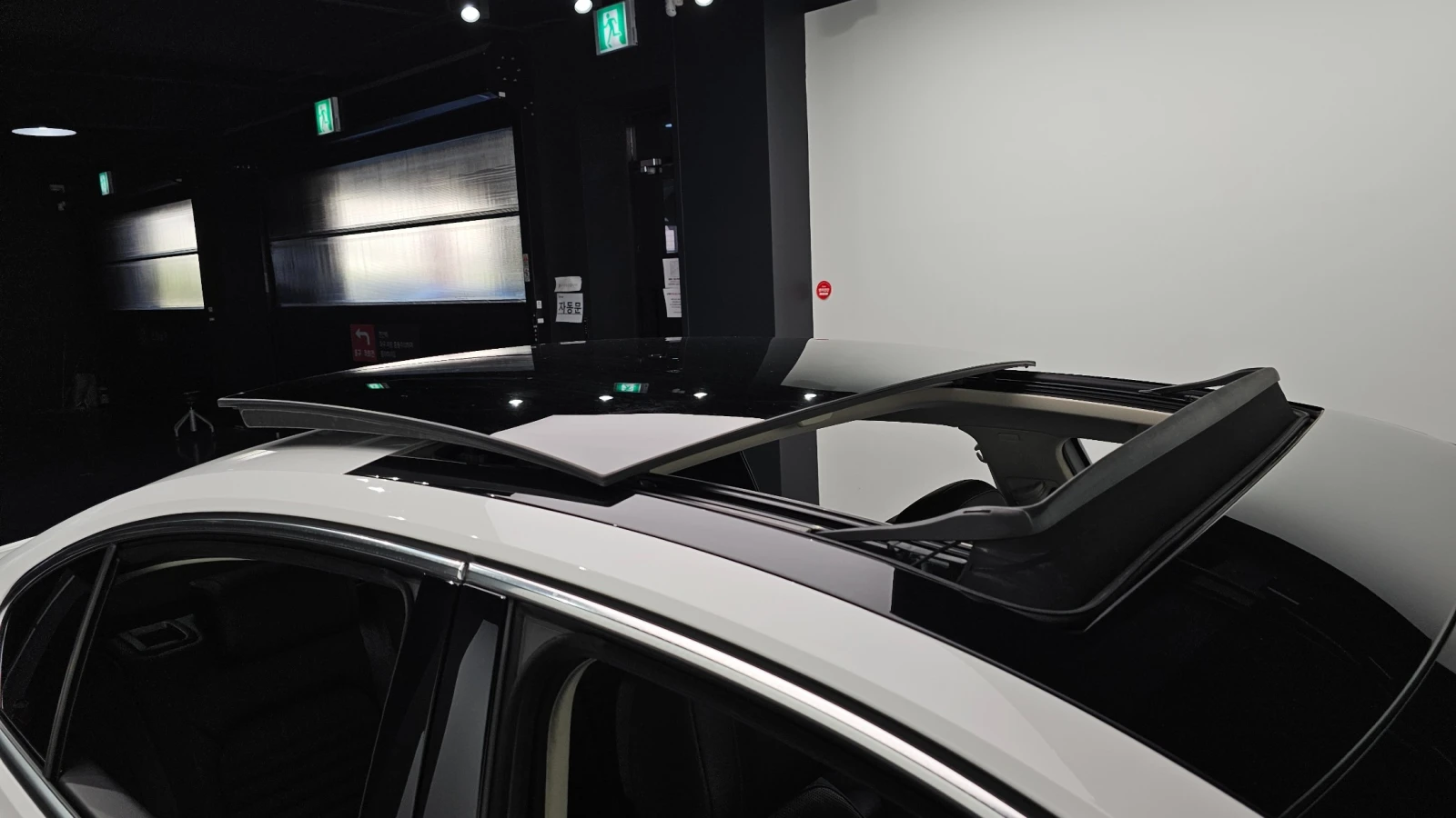 VW Passat 2.0TDI * ОБДУХ * 360 * МАСАЖ * HUD, снимка 17 - Автомобили и джипове - 55474566