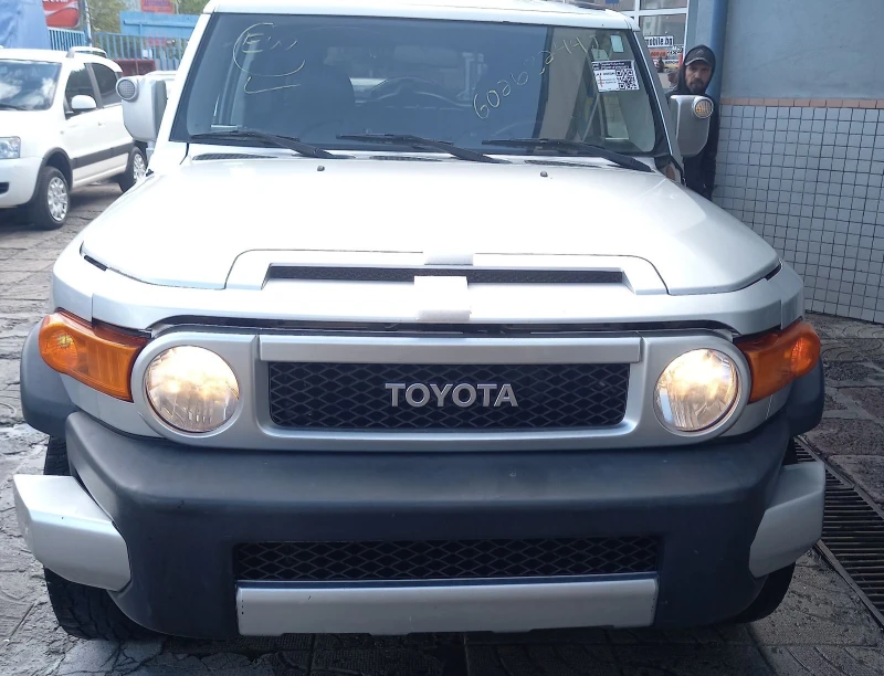 Toyota Fj cruiser, снимка 1 - Автомобили и джипове - 47616329