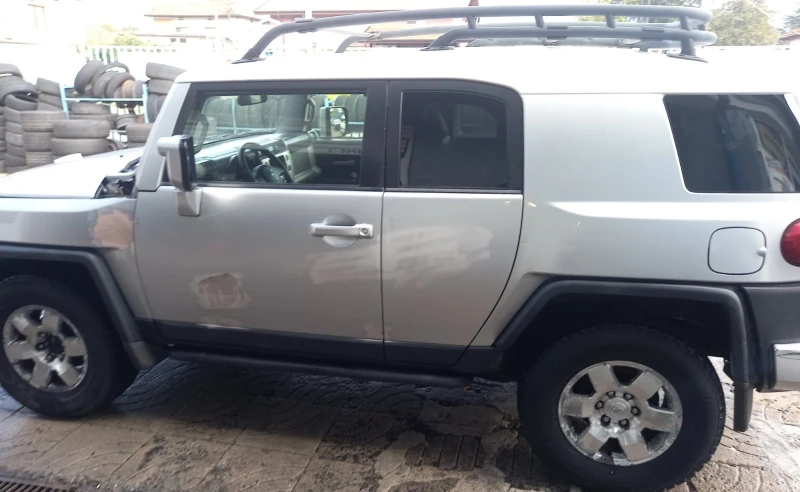 Toyota Fj cruiser, снимка 3 - Автомобили и джипове - 47616329