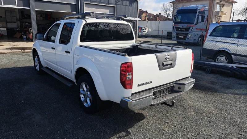 Nissan Navara 2.5 TDCi, снимка 6 - Автомобили и джипове - 48708597