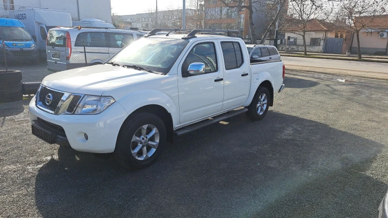 Nissan Navara 2.5 TDCi, снимка 8 - Автомобили и джипове - 48708597