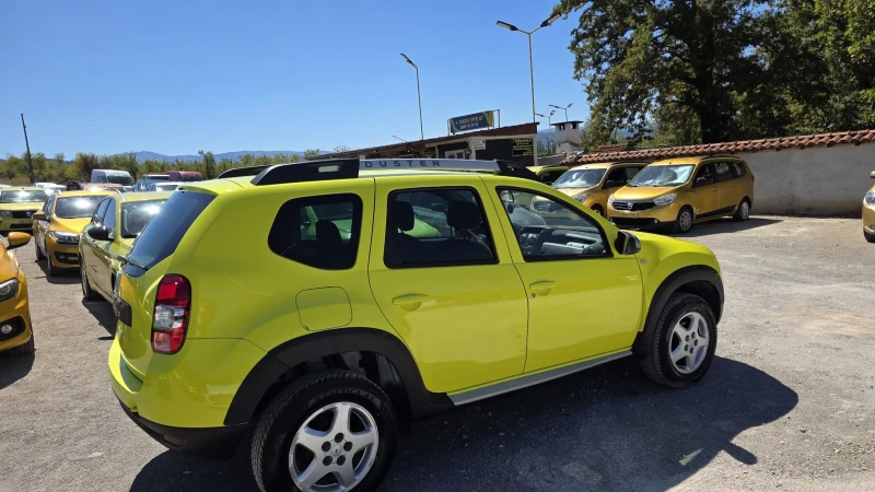 Dacia Duster 1.6i+ ЗаводскиГазИнж.* ГОТОВА ЗА Такси , снимка 7 - Автомобили и джипове - 51646380