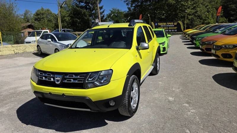 Dacia Duster 1.6i+ ЗаводскиГазИнж.* ГОТОВА ЗА Такси , снимка 3 - Автомобили и джипове - 51646380