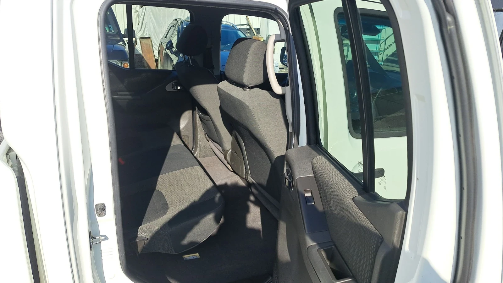 Nissan Navara 2.5 TDCi | Mobile.bg   12