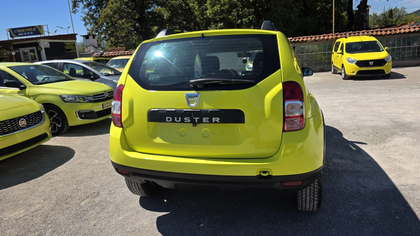 Dacia Duster 1.6i+ ЗаводскиГазИнж.* ГОТОВА ЗА Такси  - изображение 8