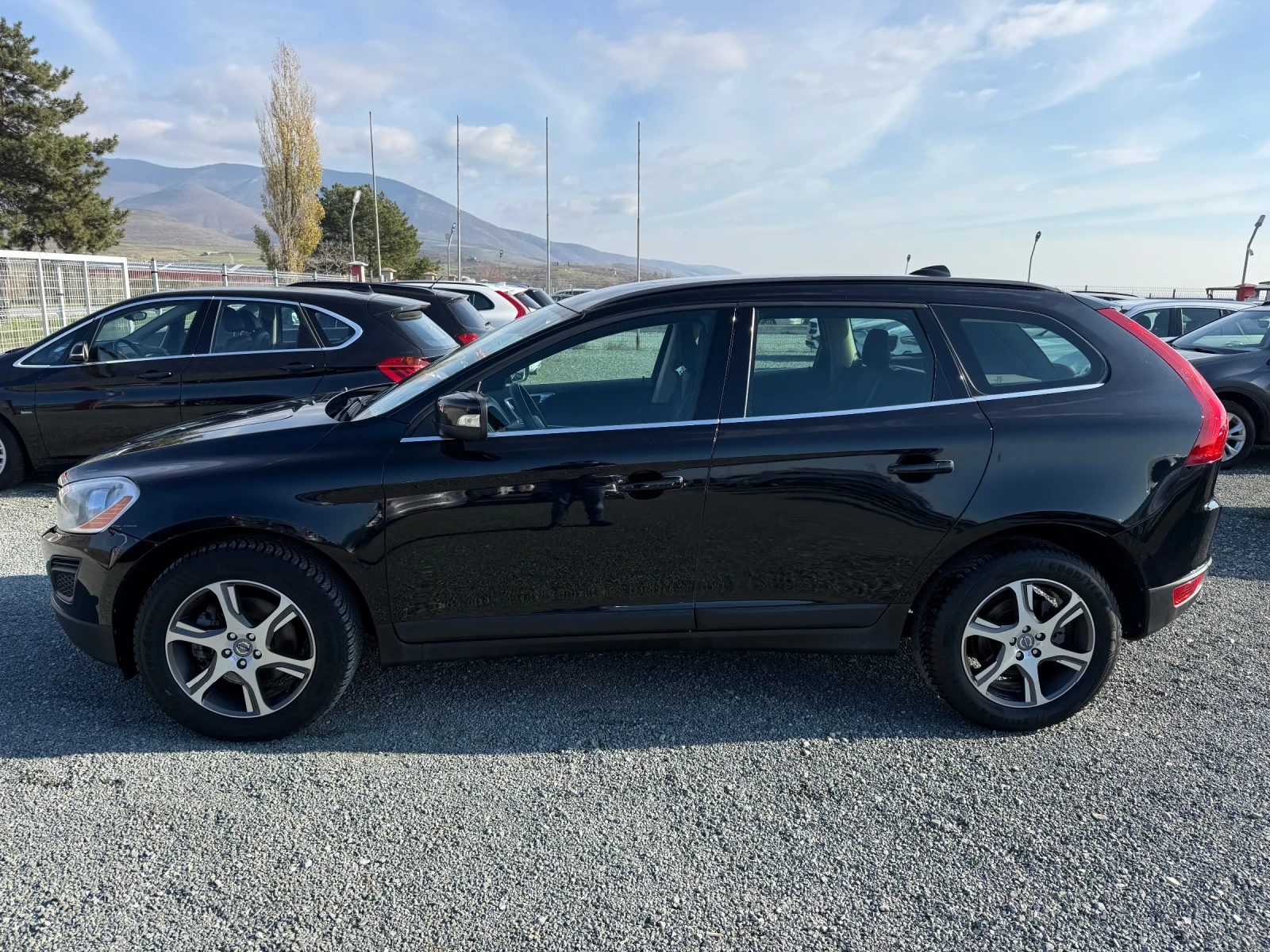 Volvo XC60 (KATO НОВА) - изображение 10