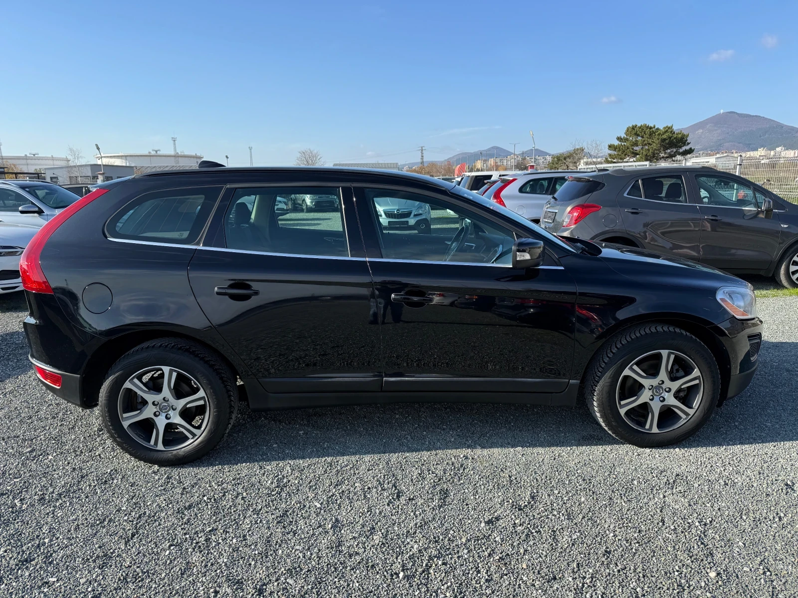 Volvo XC60 (KATO НОВА) - изображение 4