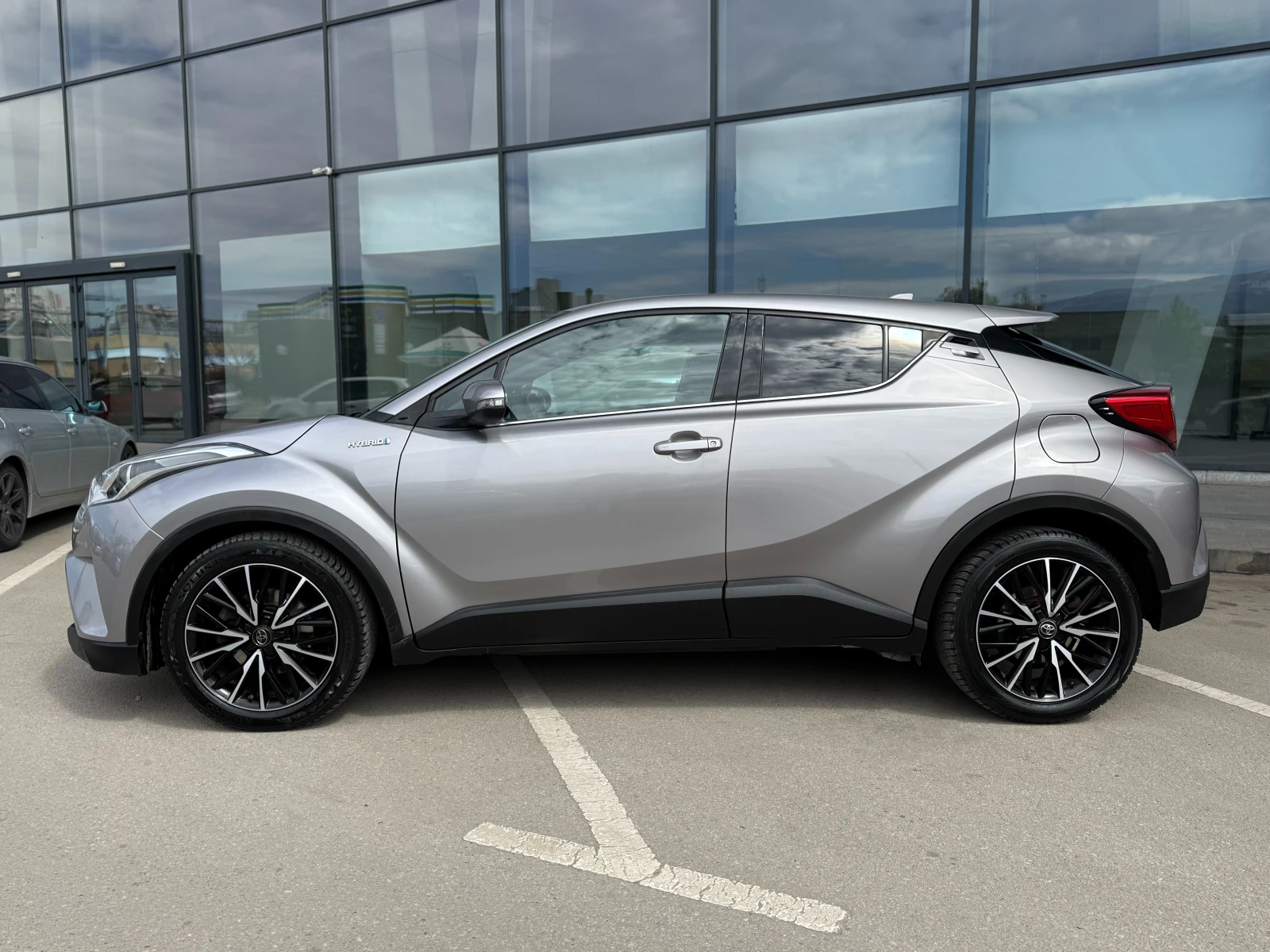 Toyota C-HR 6 ������ ��������/1.8Hybrid 122�.�. �������/������ | Mobile.bg � ����������� 2