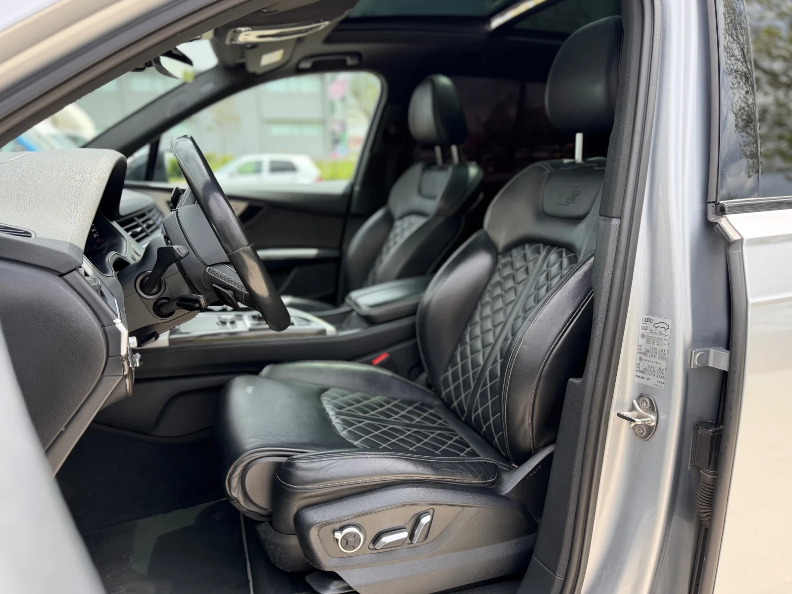 Audi SQ7 4.0/Matrix/Carbon/Exclusive/6+ 1, снимка 13 - Автомобили и джипове - 54389604