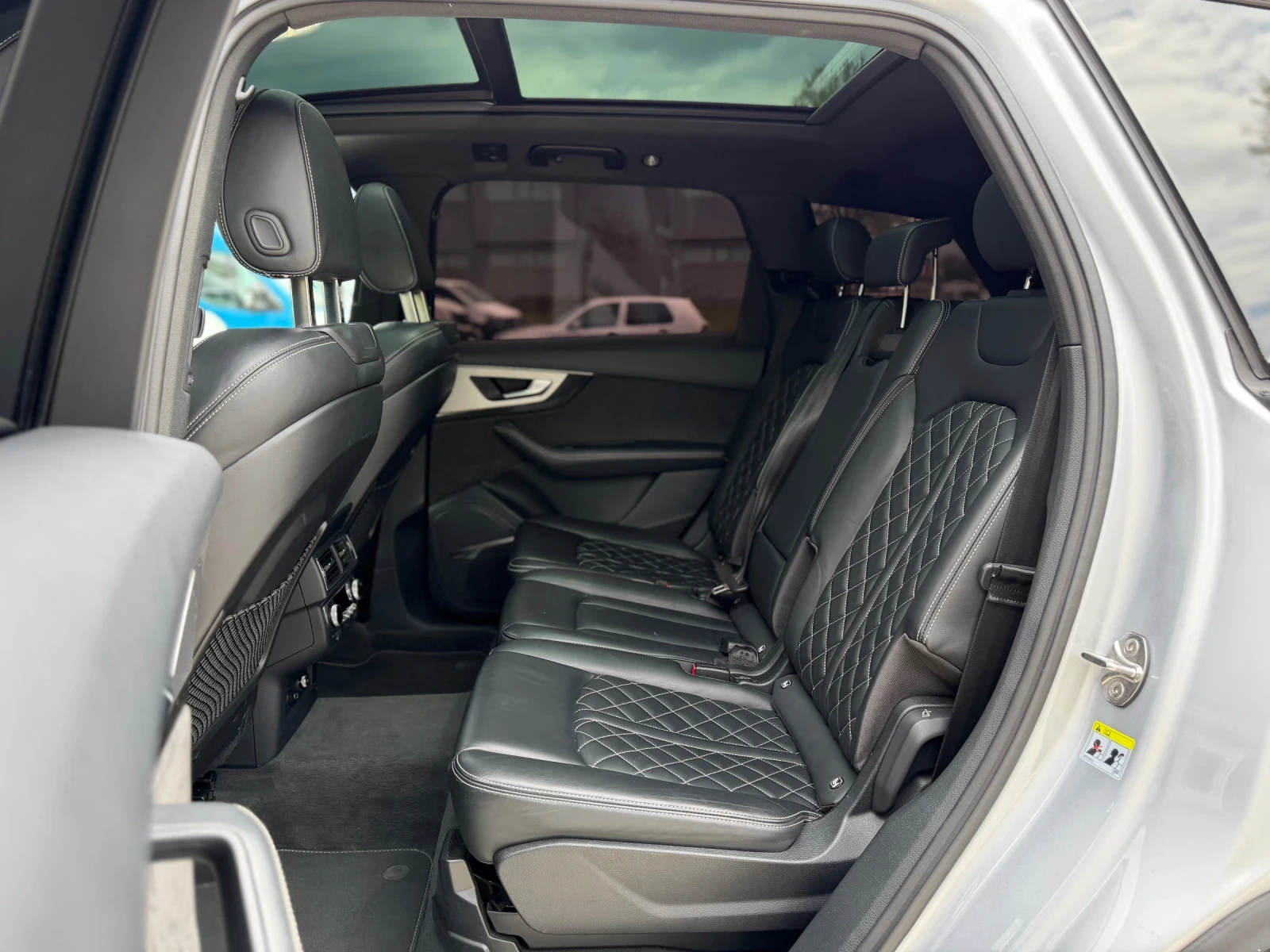Audi SQ7 4.0/Matrix/Carbon/Exclusive/6+ 1, снимка 15 - Автомобили и джипове - 54389604