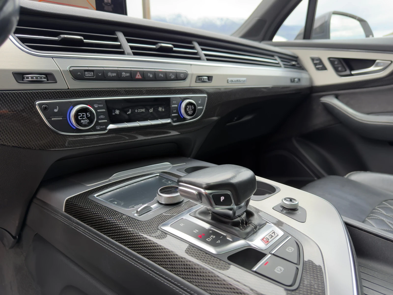 Audi SQ7 4.0/Matrix/Carbon/Exclusive/6+ 1, снимка 9 - Автомобили и джипове - 54389604