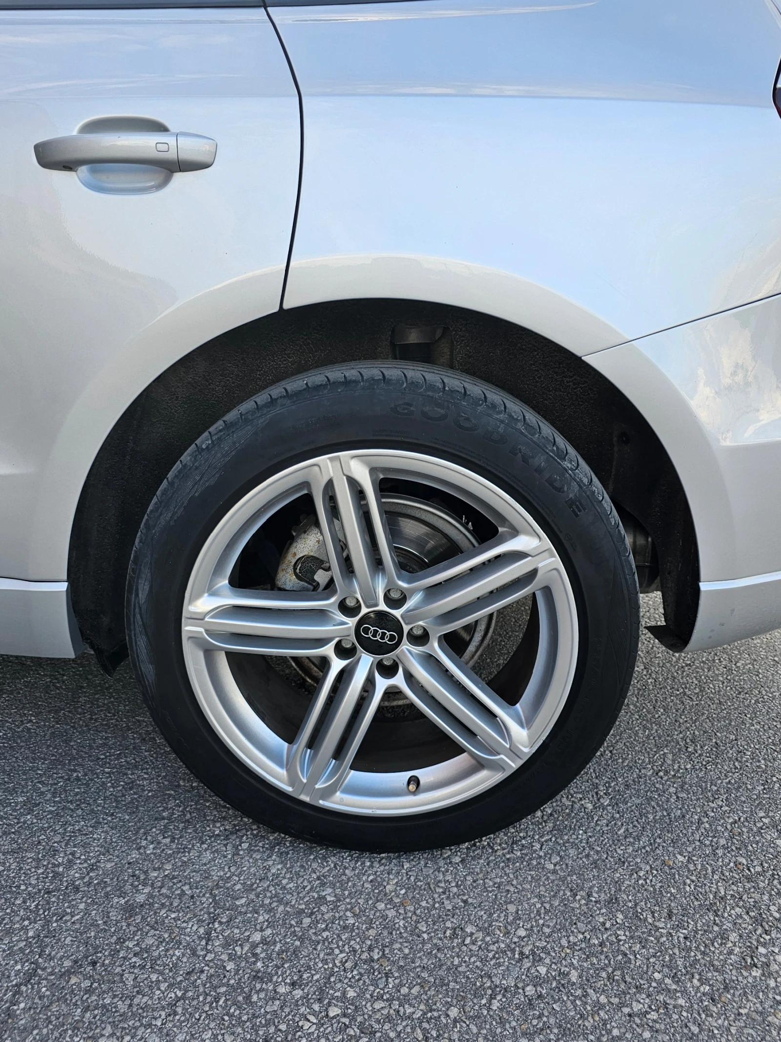 Audi Q5 2.0 TDI, снимка 4 - Автомобили и джипове - 54829598