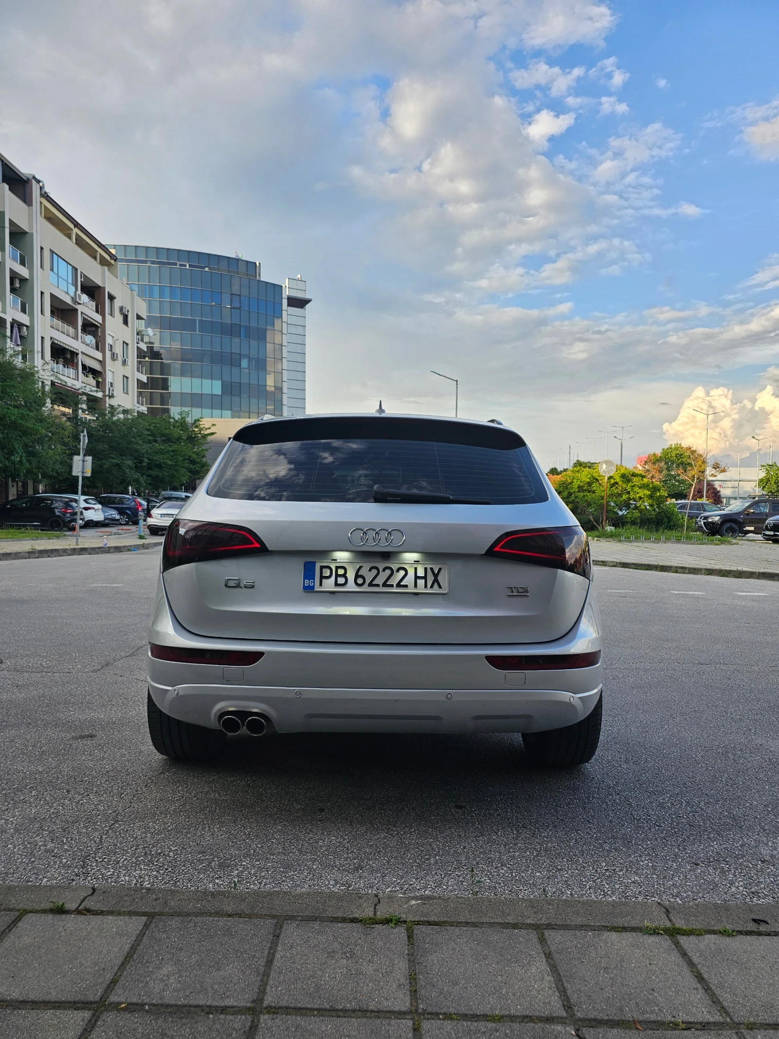 Audi Q5 2.0 TDI, снимка 9 - Автомобили и джипове - 54829598