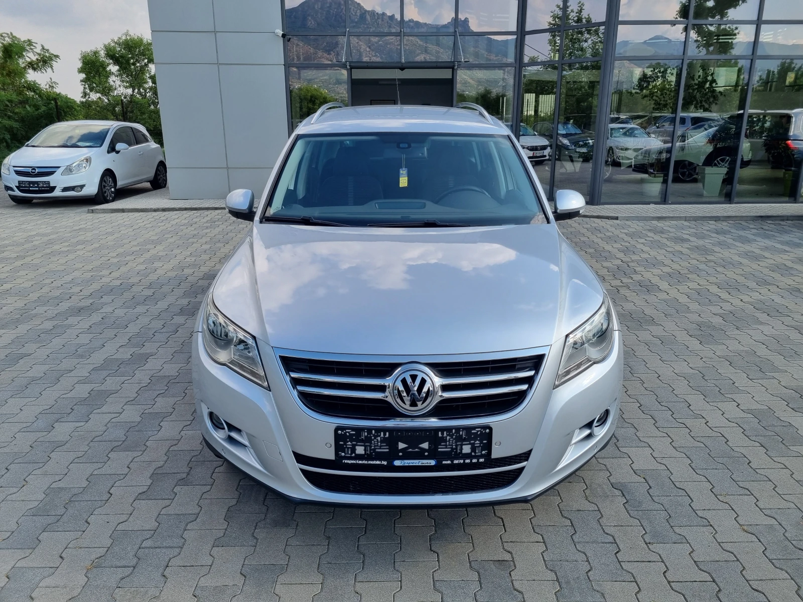 VW Tiguan 2.0TDi-140ps 4 MOTION= ПЪЛНА СЕРВИЗНА ИСТОРИЯ в VW, снимка 2 - Автомобили и джипове - 55231529